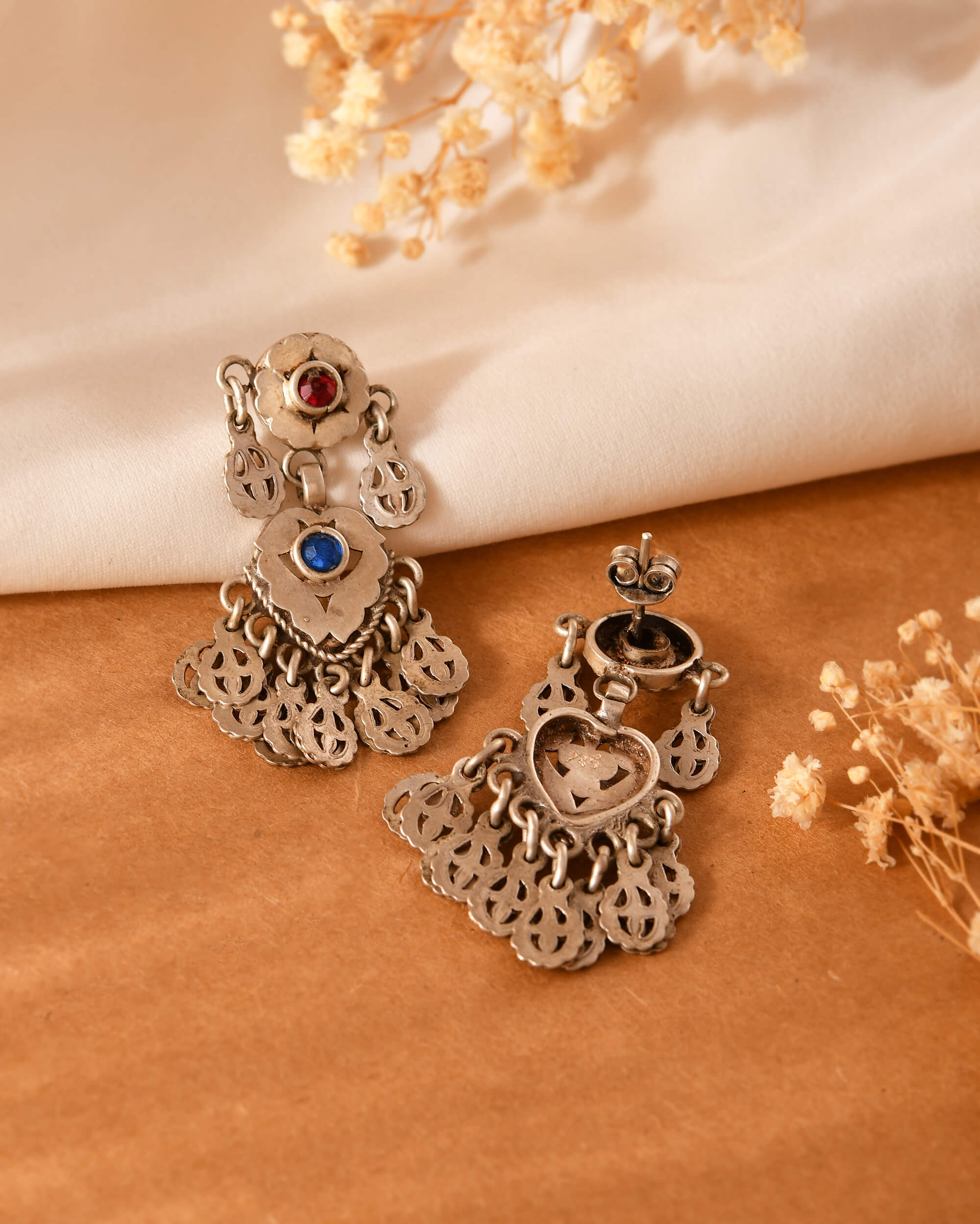 Aarohi Silver Earring - Image 4