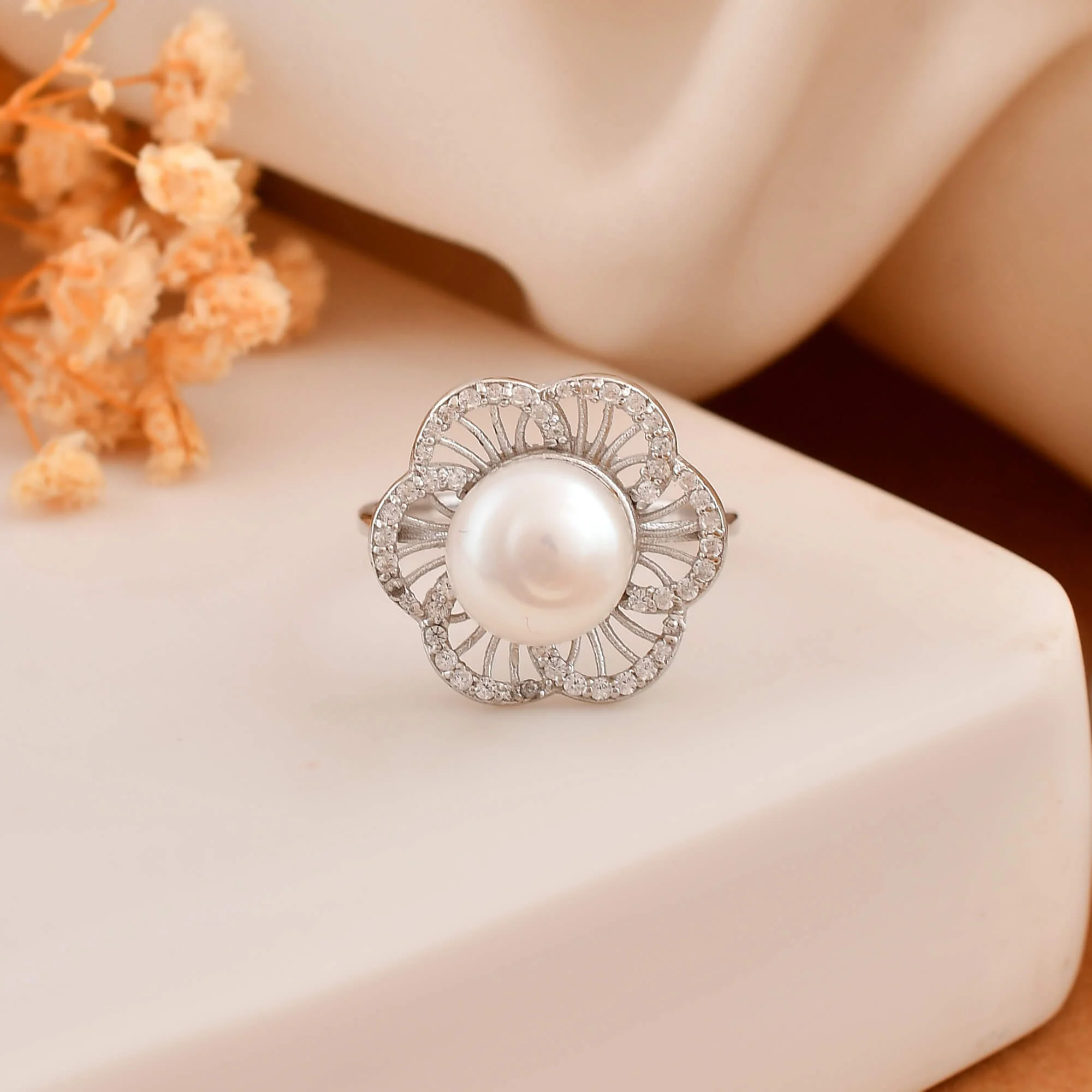 Ameera silver pearl ring - Image 3