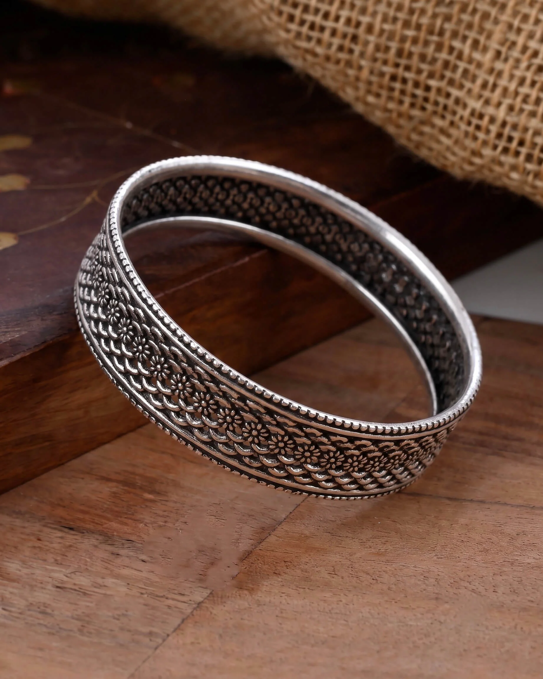 avnika silver bangle