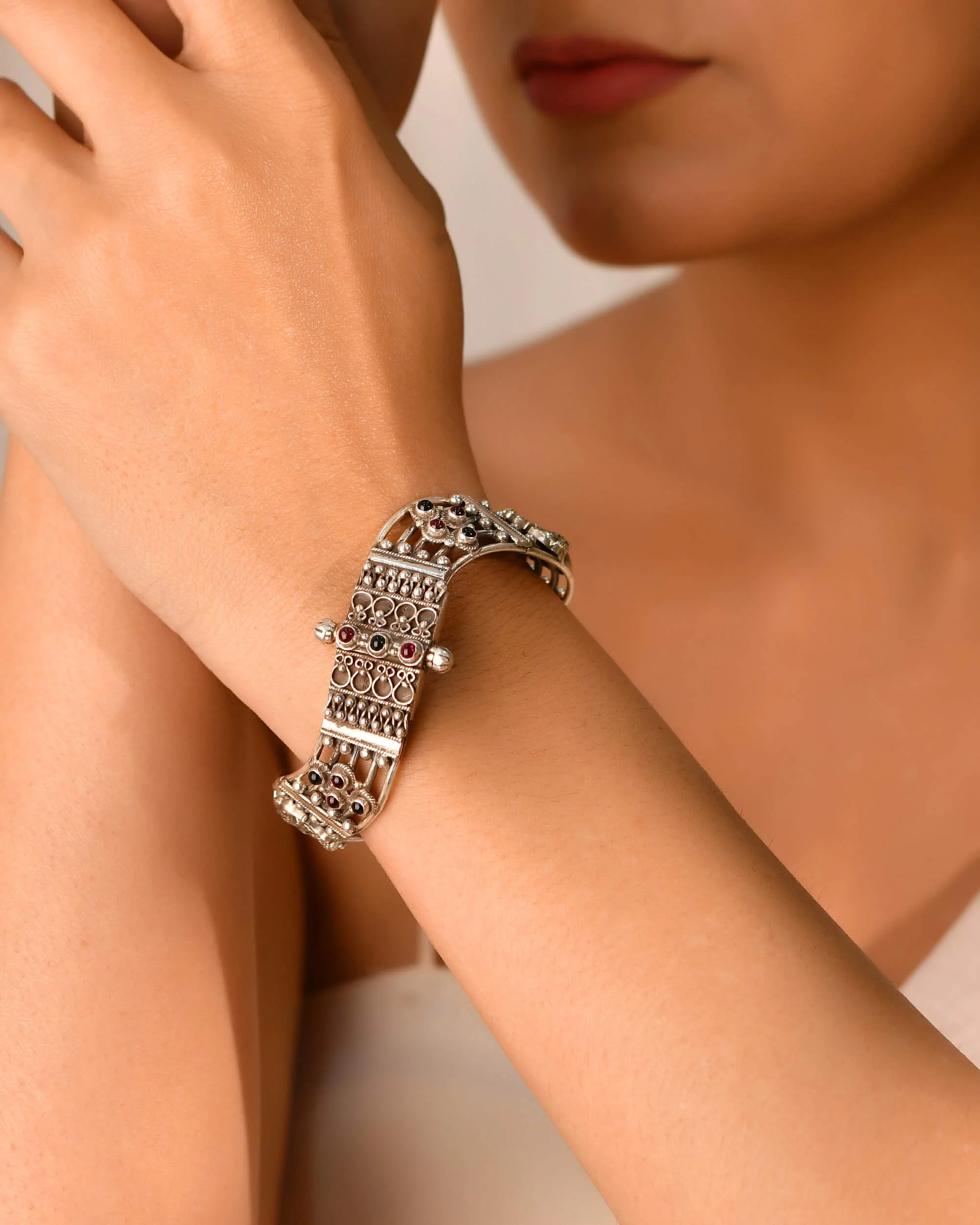Bandhani Silver Bangle - Image 2