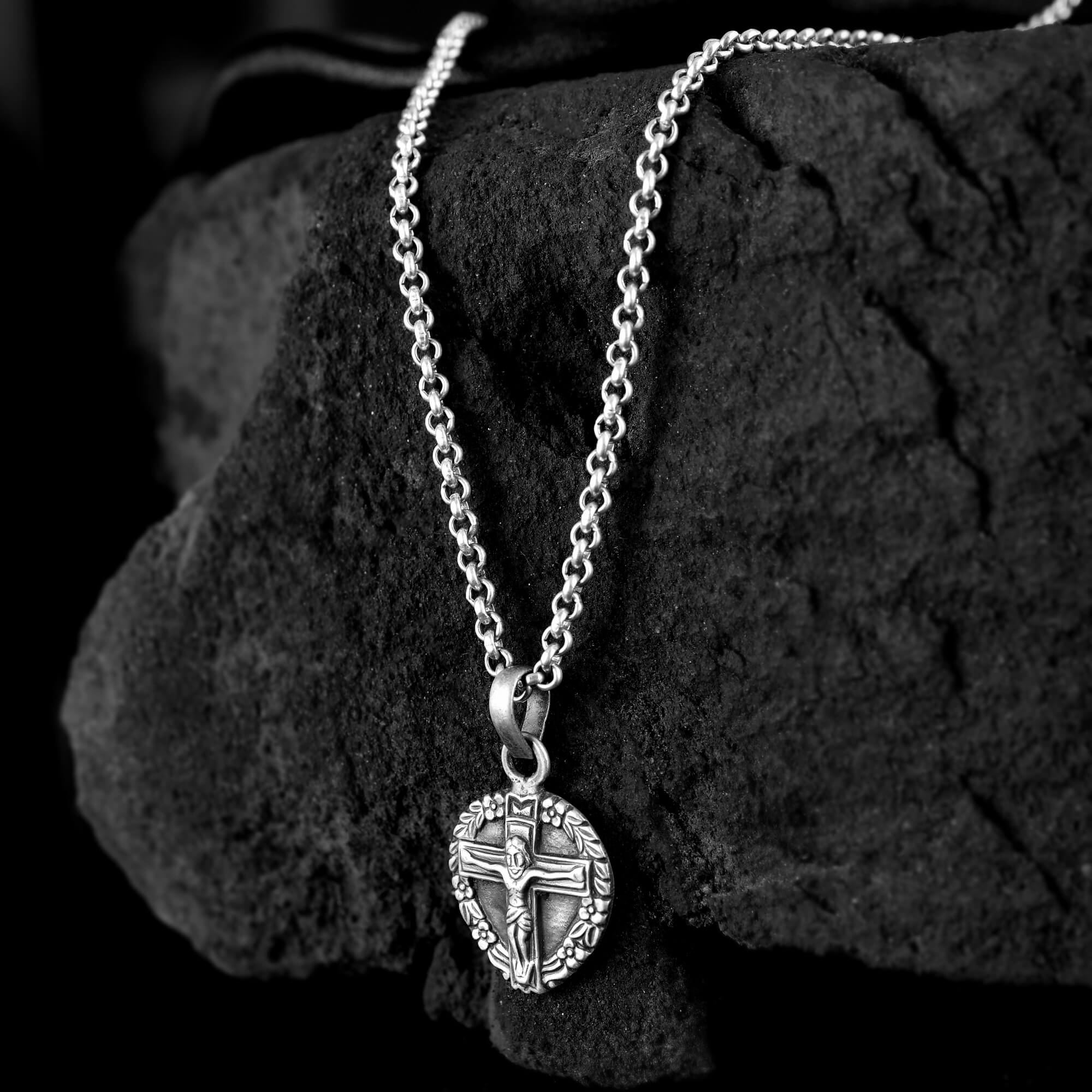 Cross silver pendant