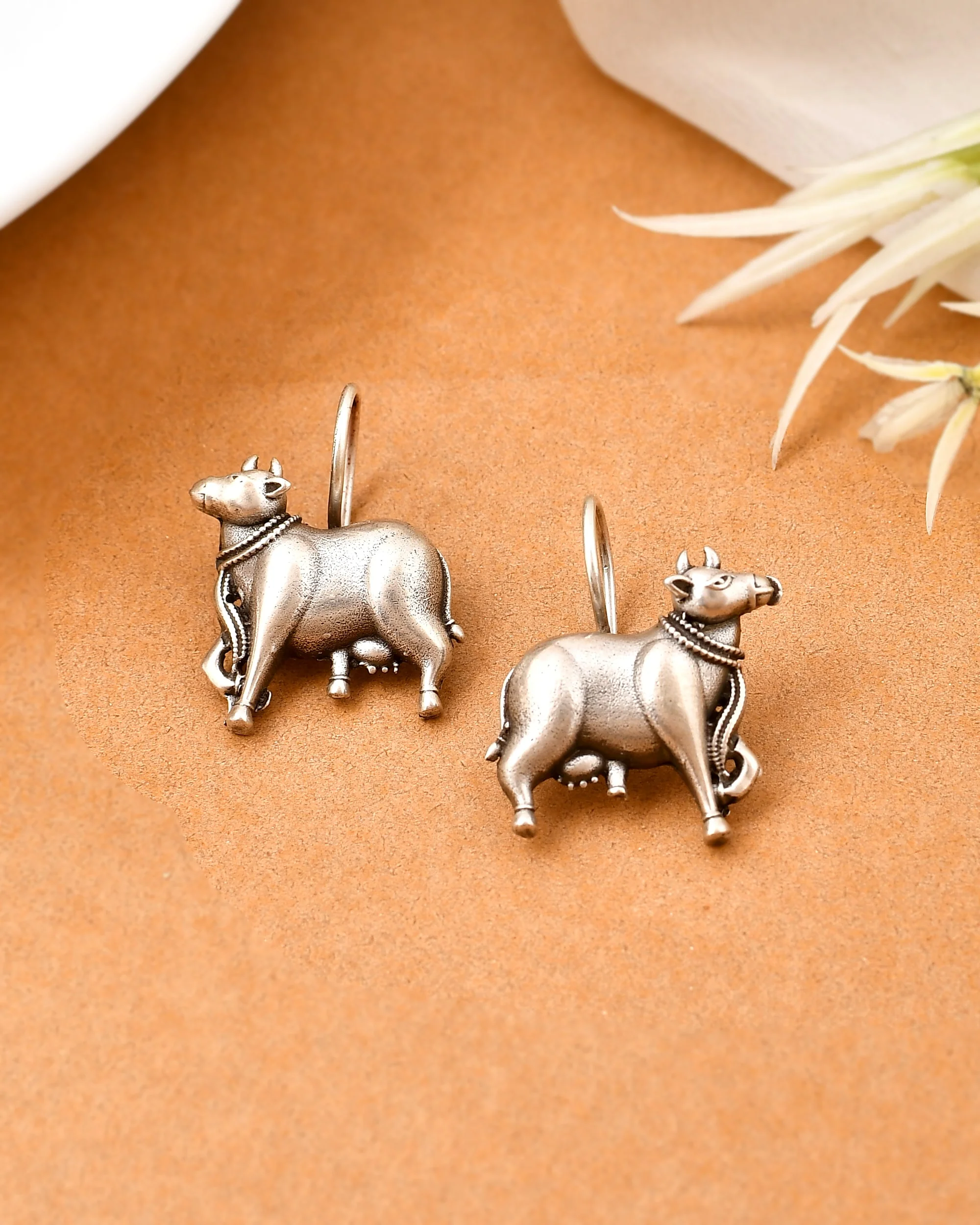 Dhenu silver earrings - Image 4