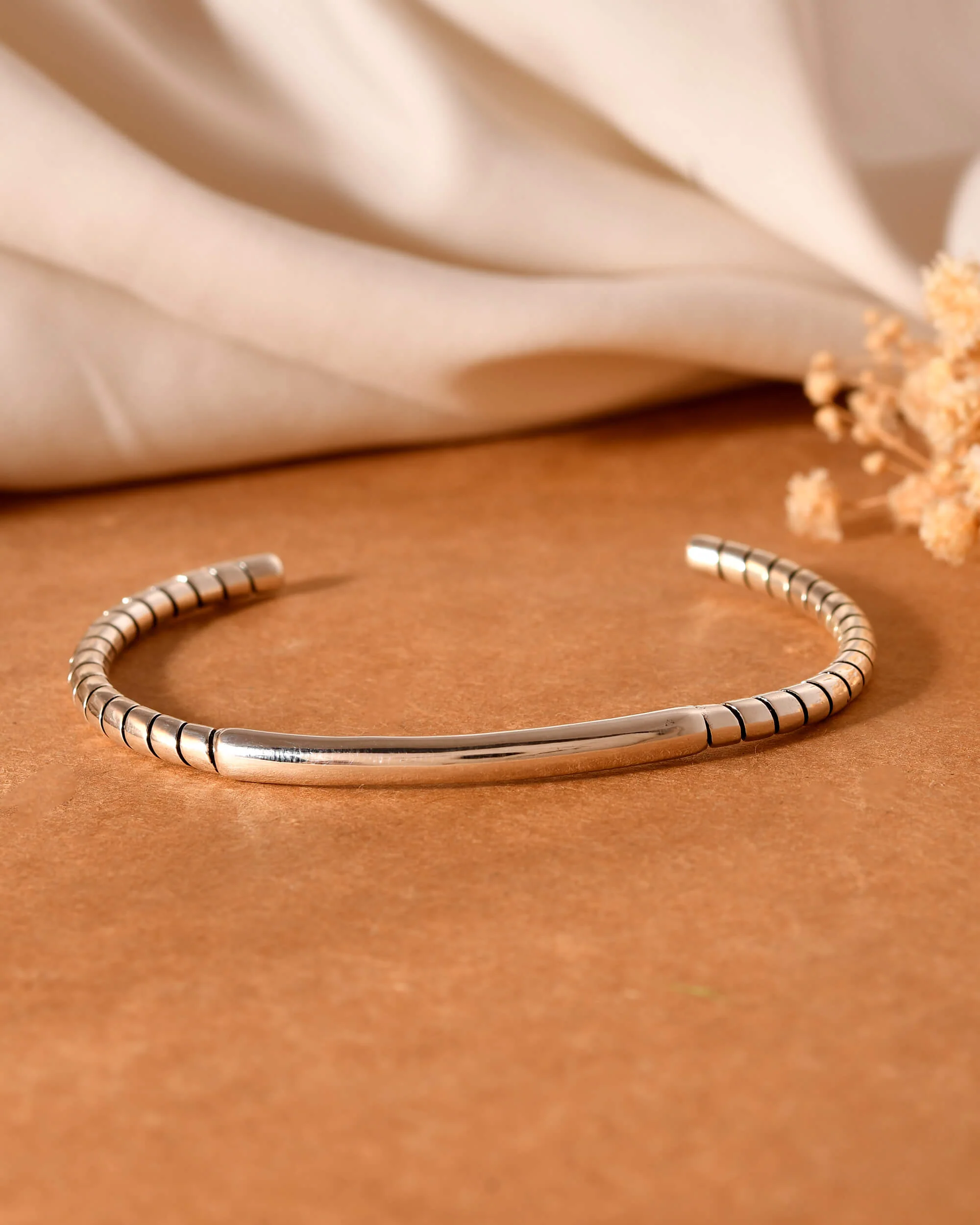 Dhurv Silver Kada