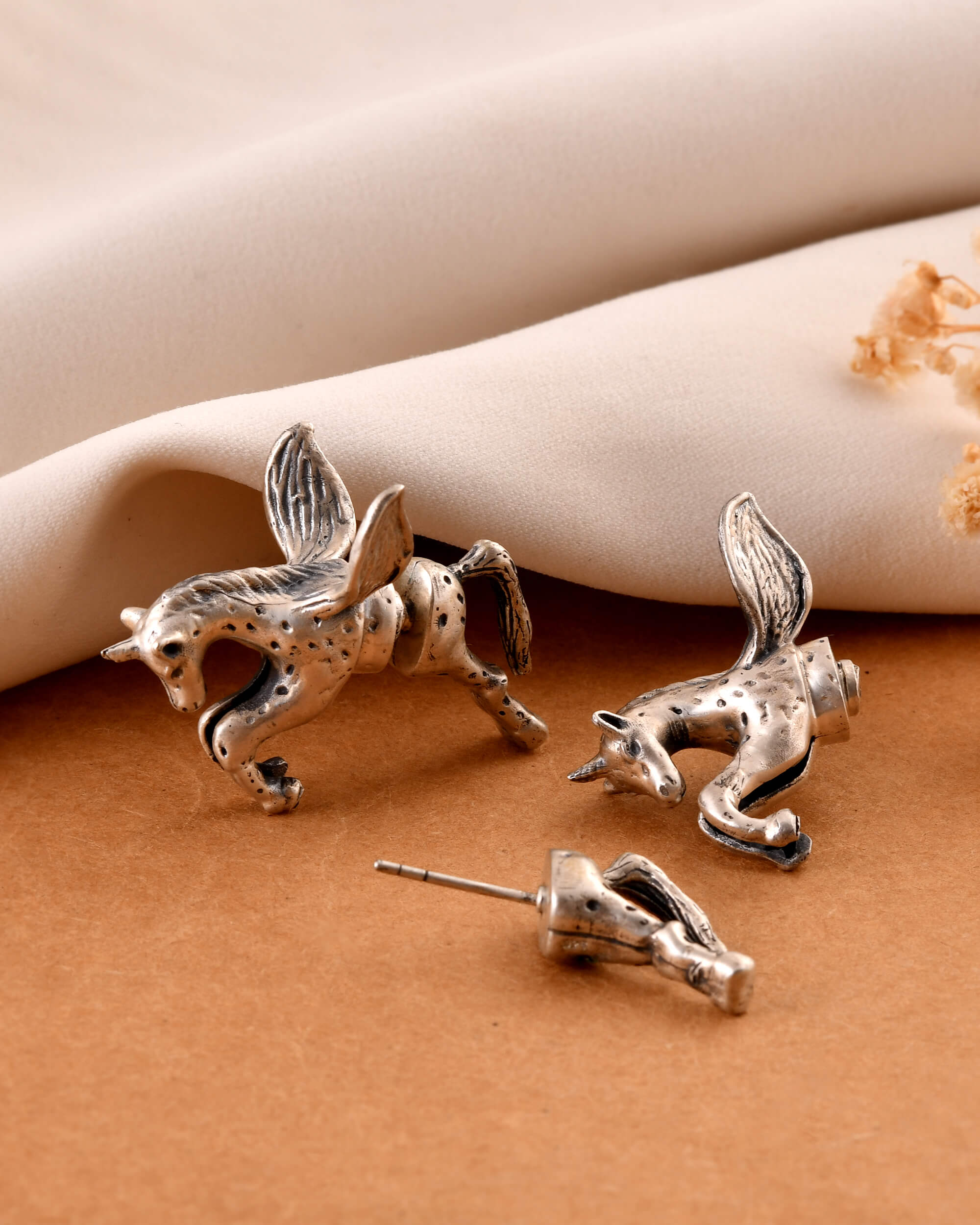 Fulhari silver studs - Image 3