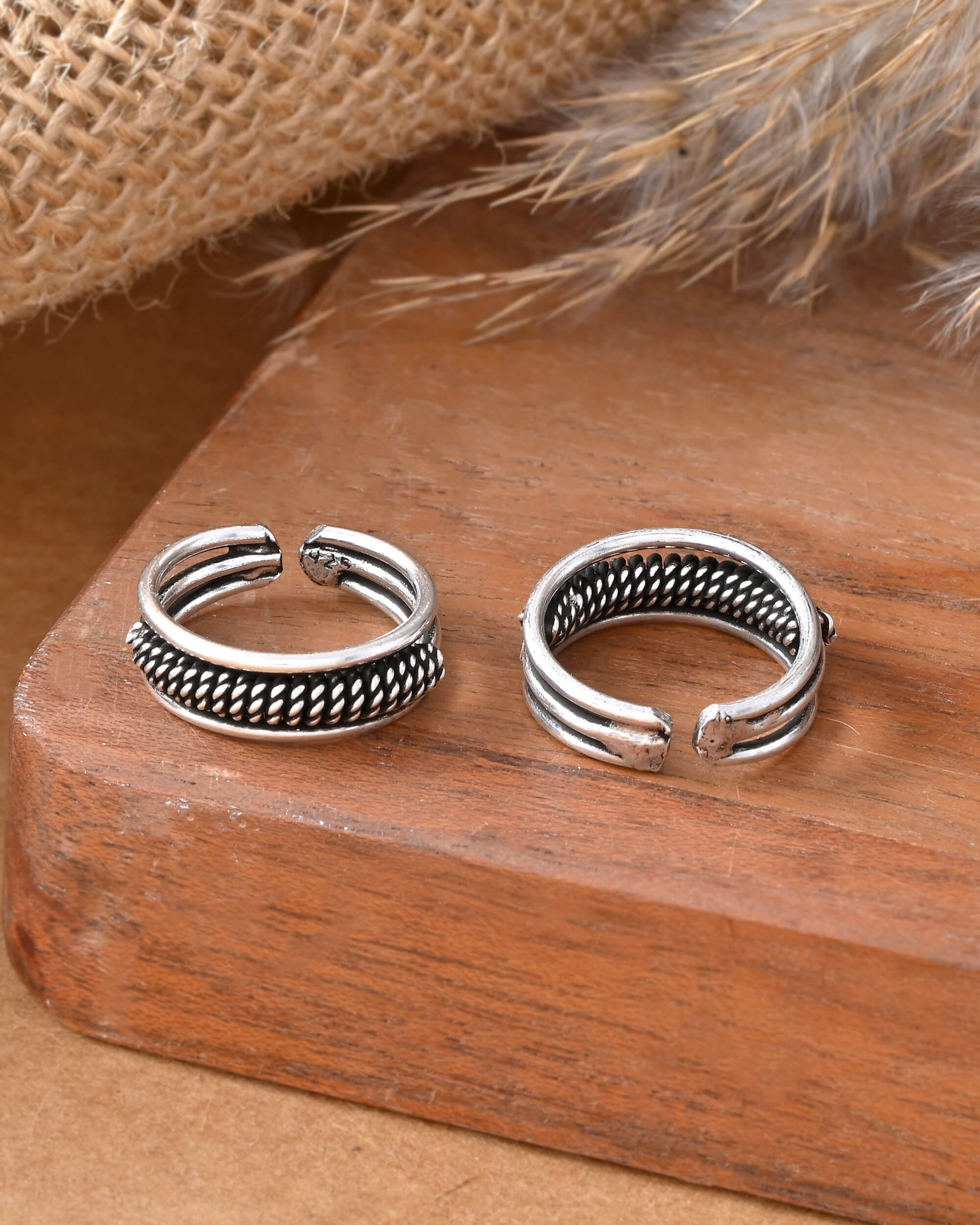 Gatha silver toe ring