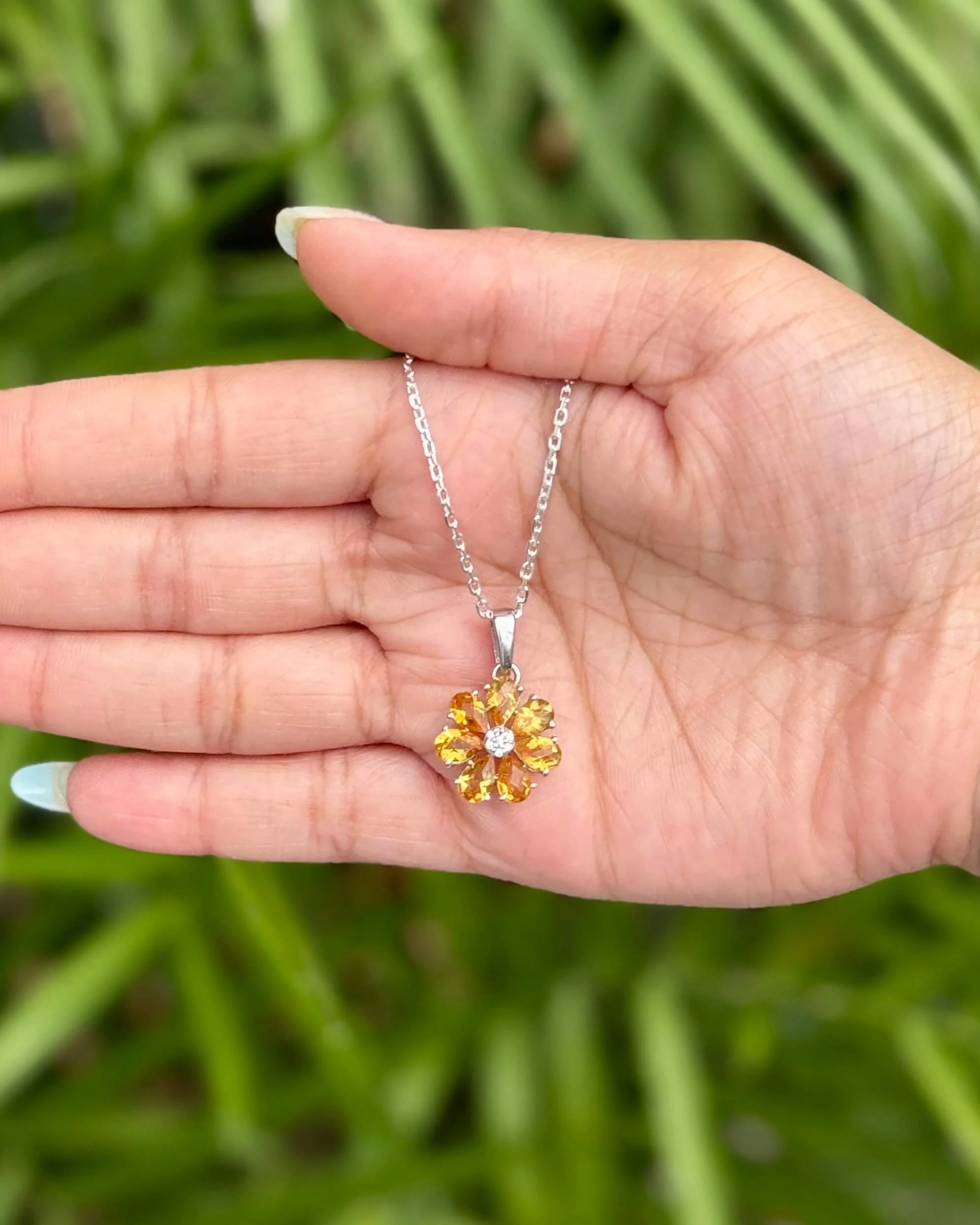 Golden Bloom Pendant - Image 5