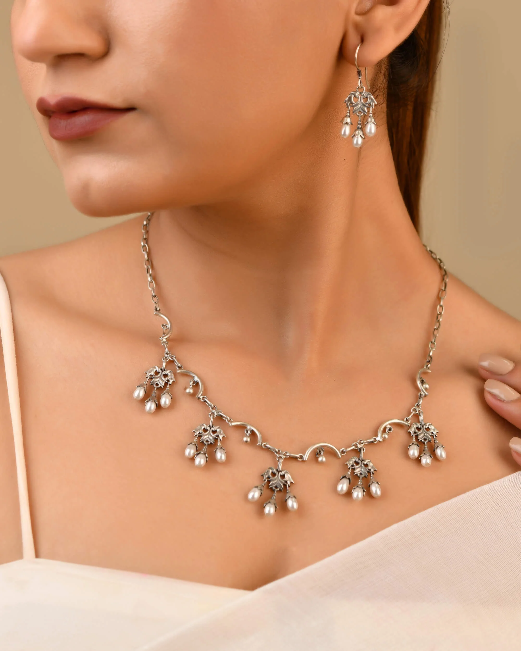 Kanika Silver Necklace - Image 2