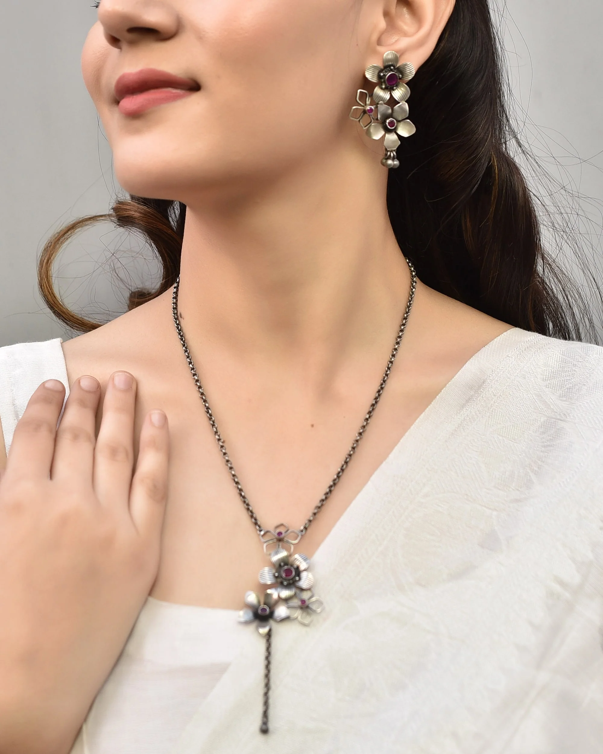 Kanishka Silver Pendant Set