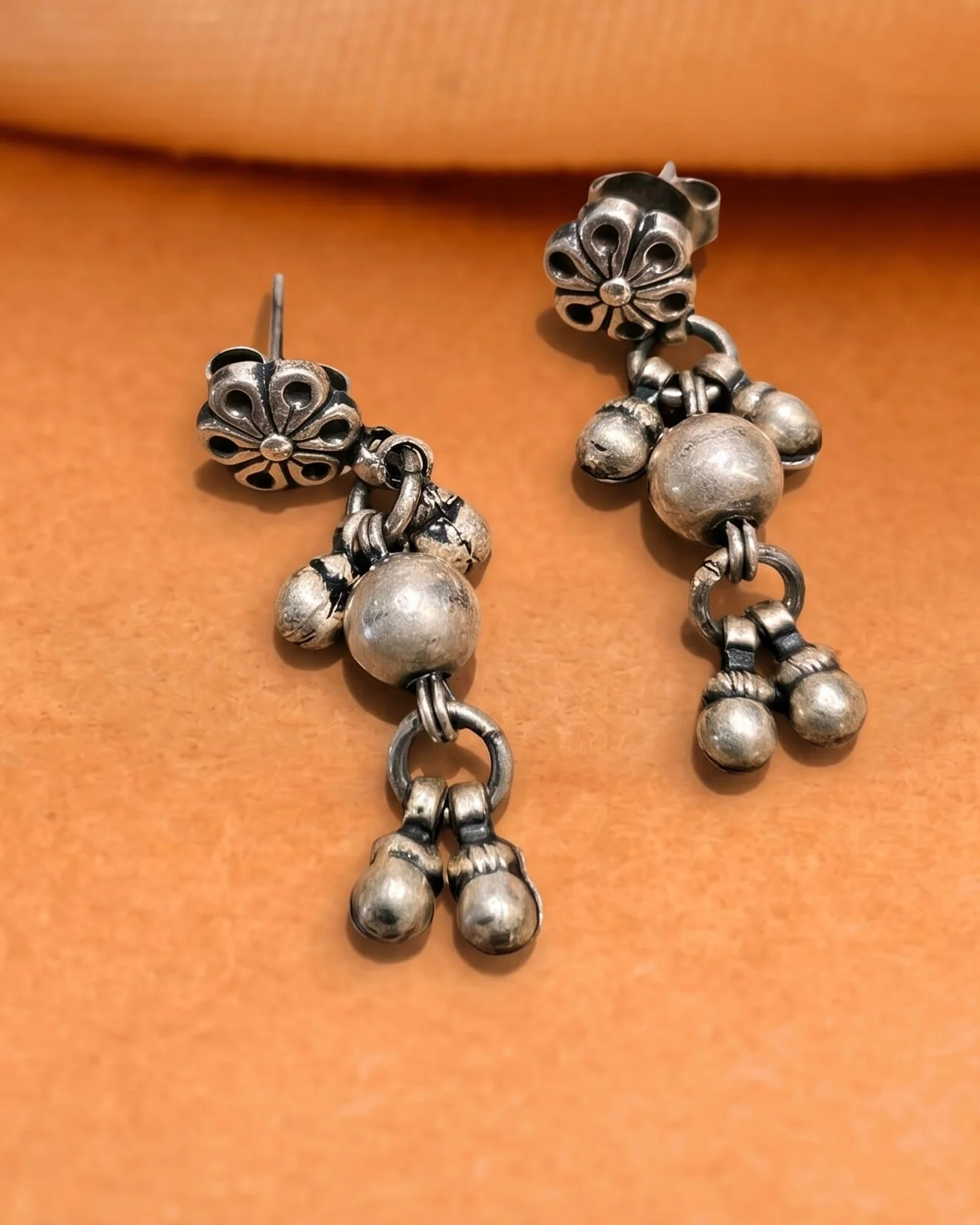 Kriti Silver Earrings - Image 4