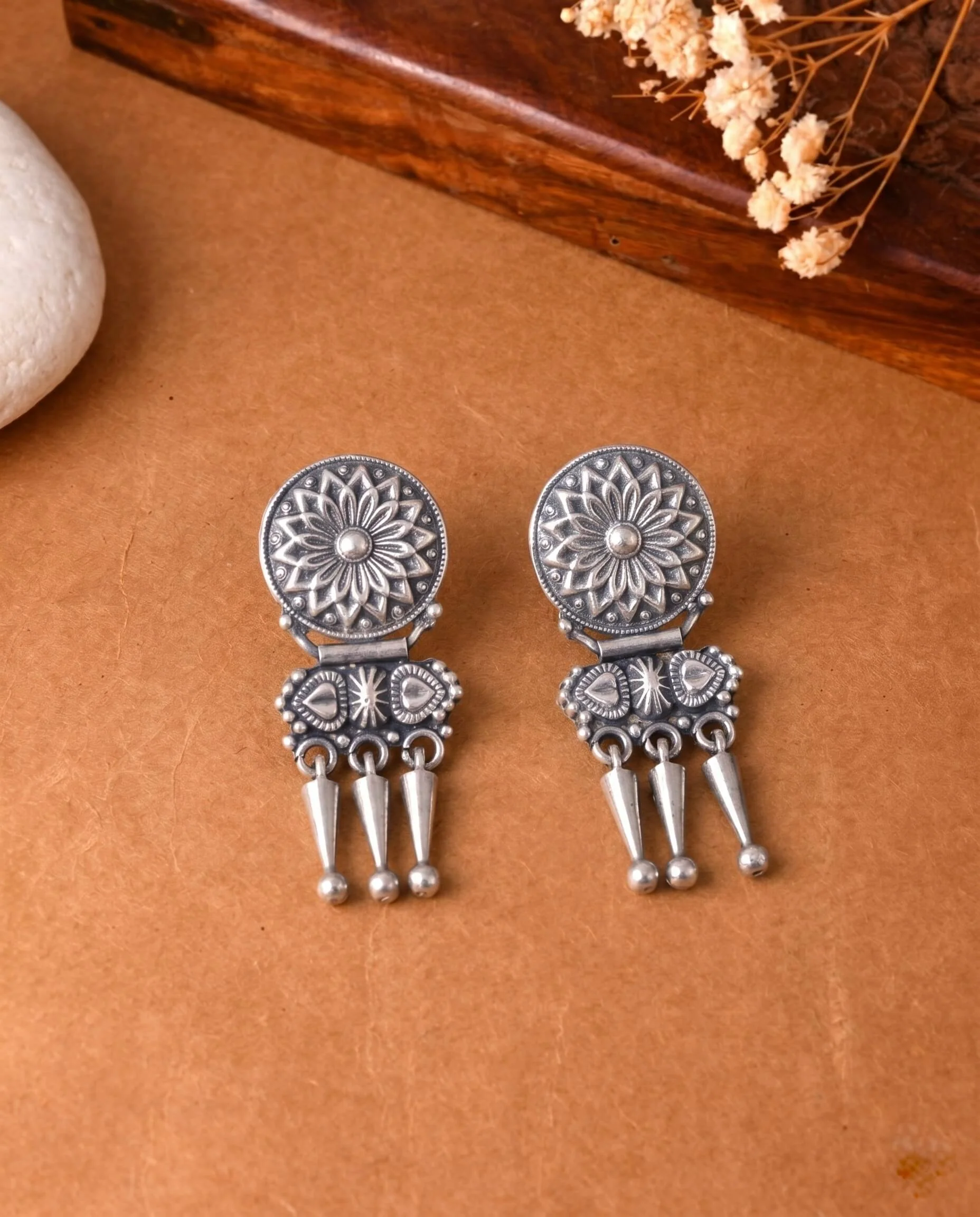 Kusum Silver Earring - Image 3