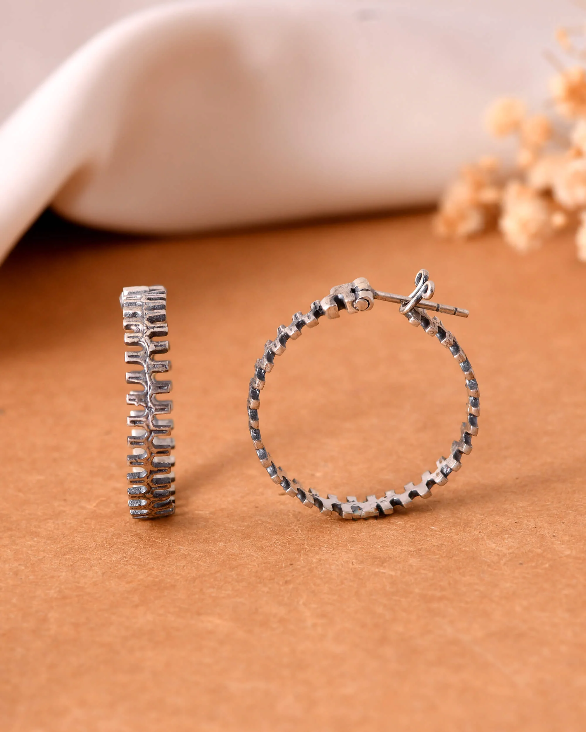 Light weight silver hoops - Image 3