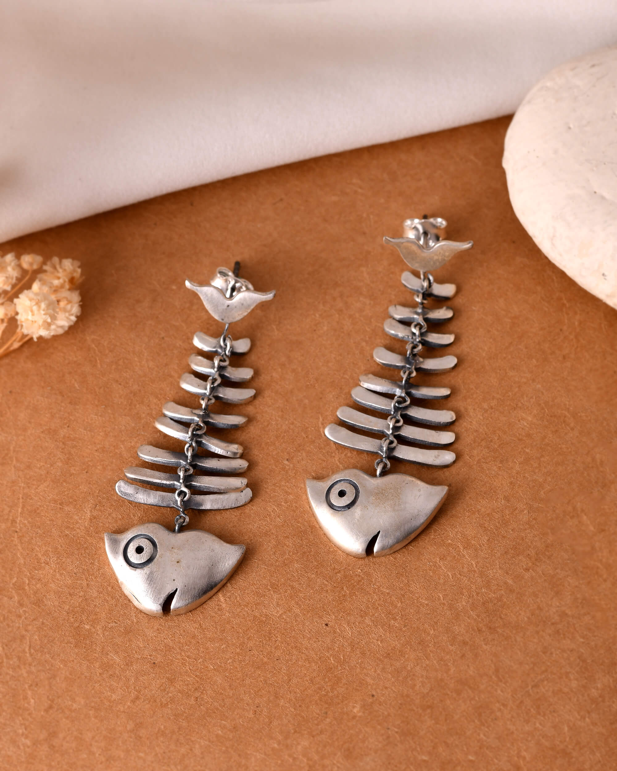 Machli silver earrings