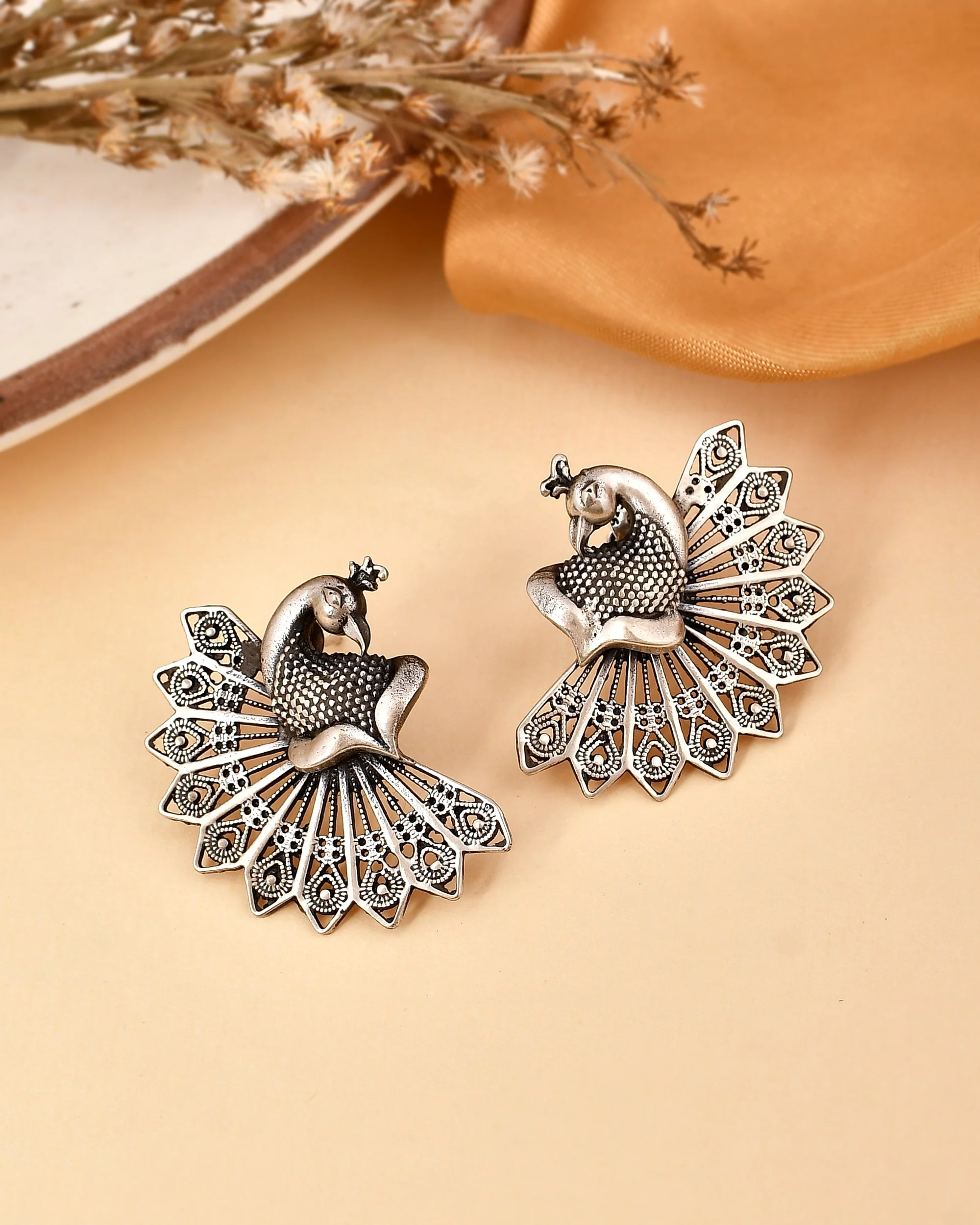 Mayoor silver studs - Image 3