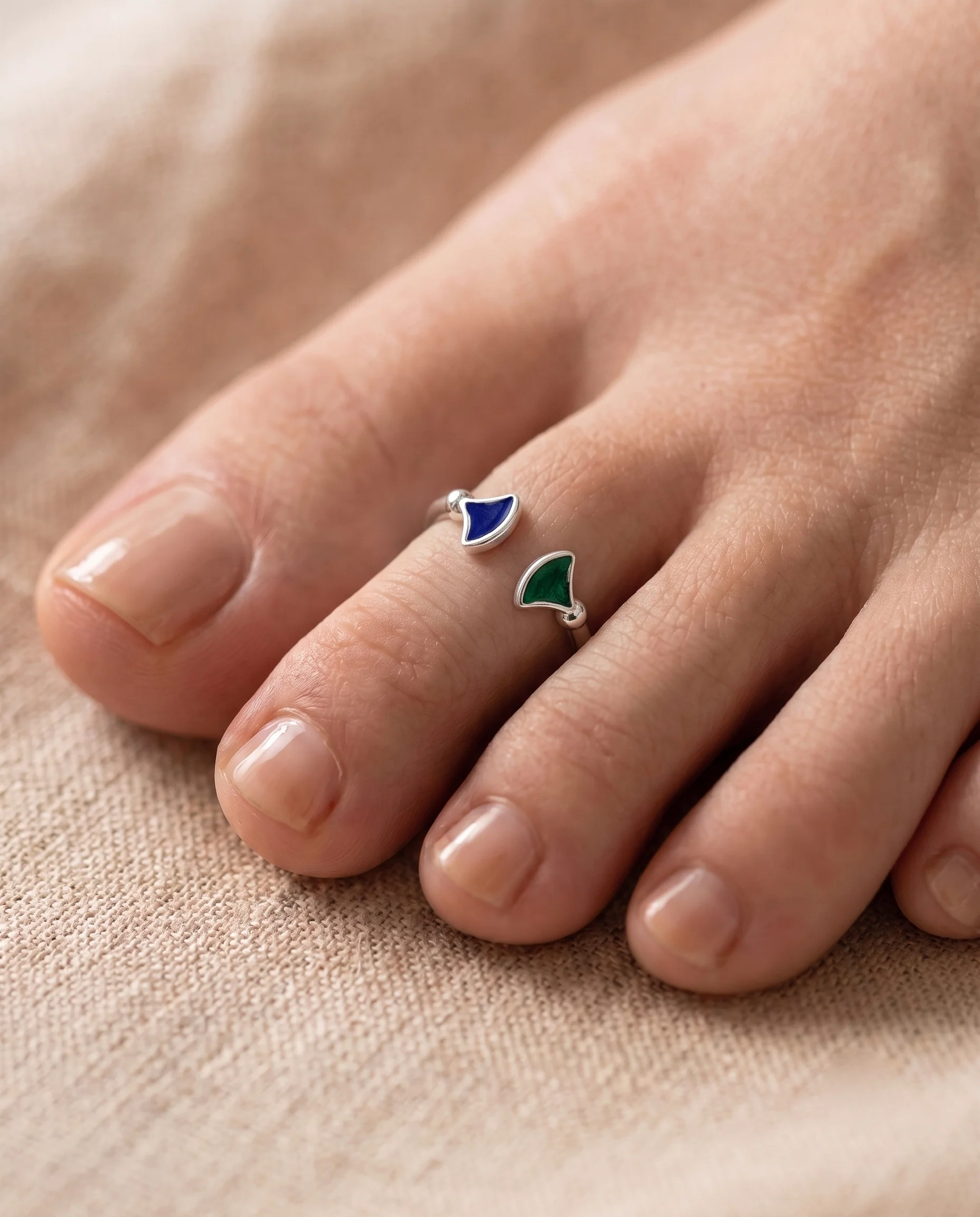 Neelam Silver Toe Rings - Image 3
