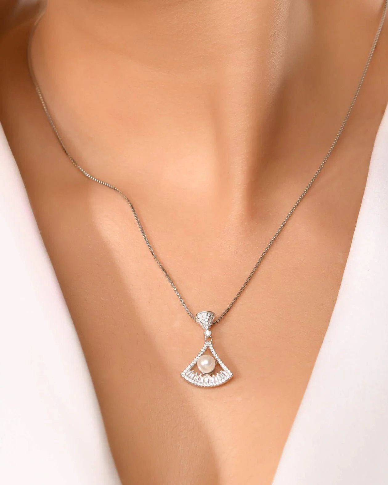 Pearl Elegance Pendant - Image 2