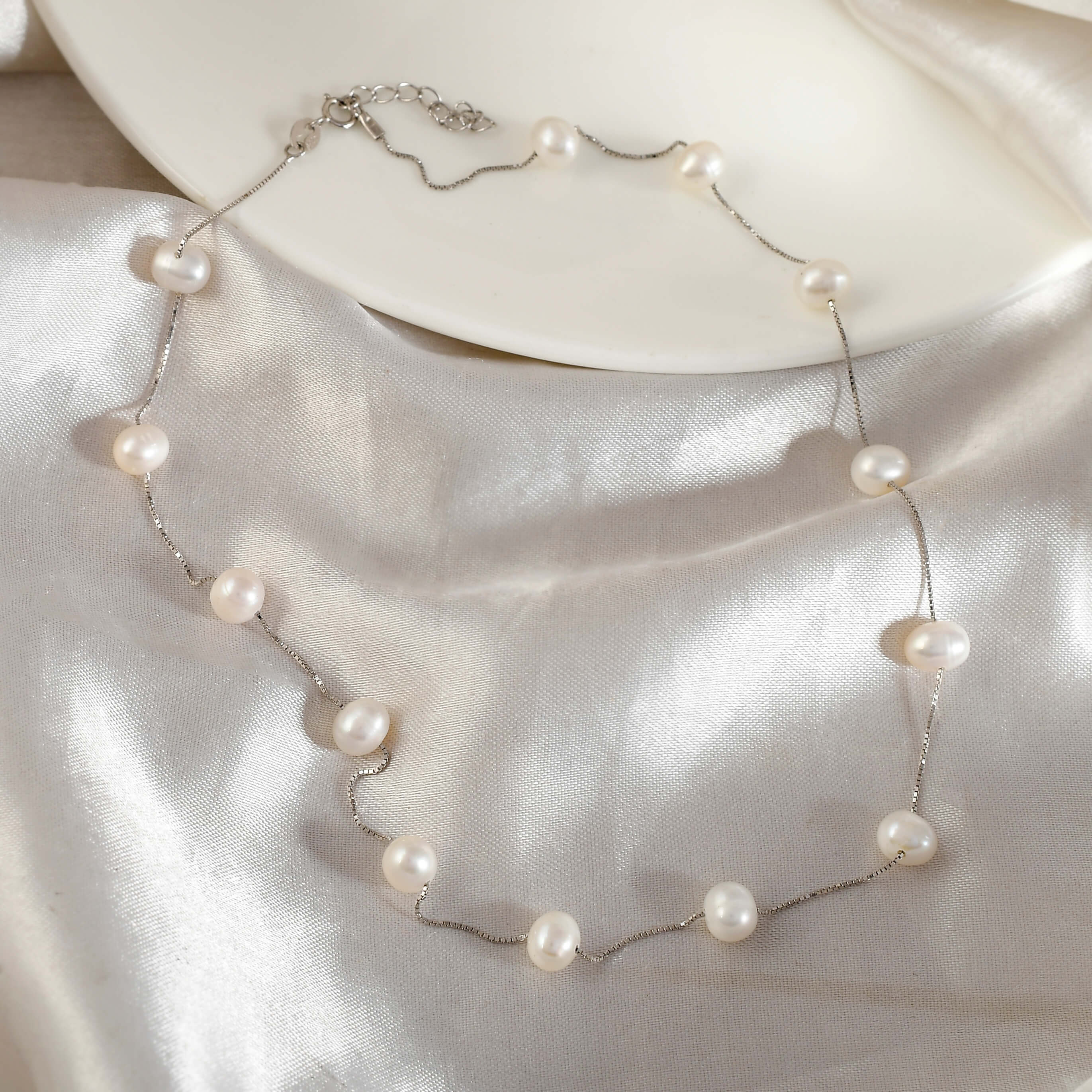 Pearl Line Necklace