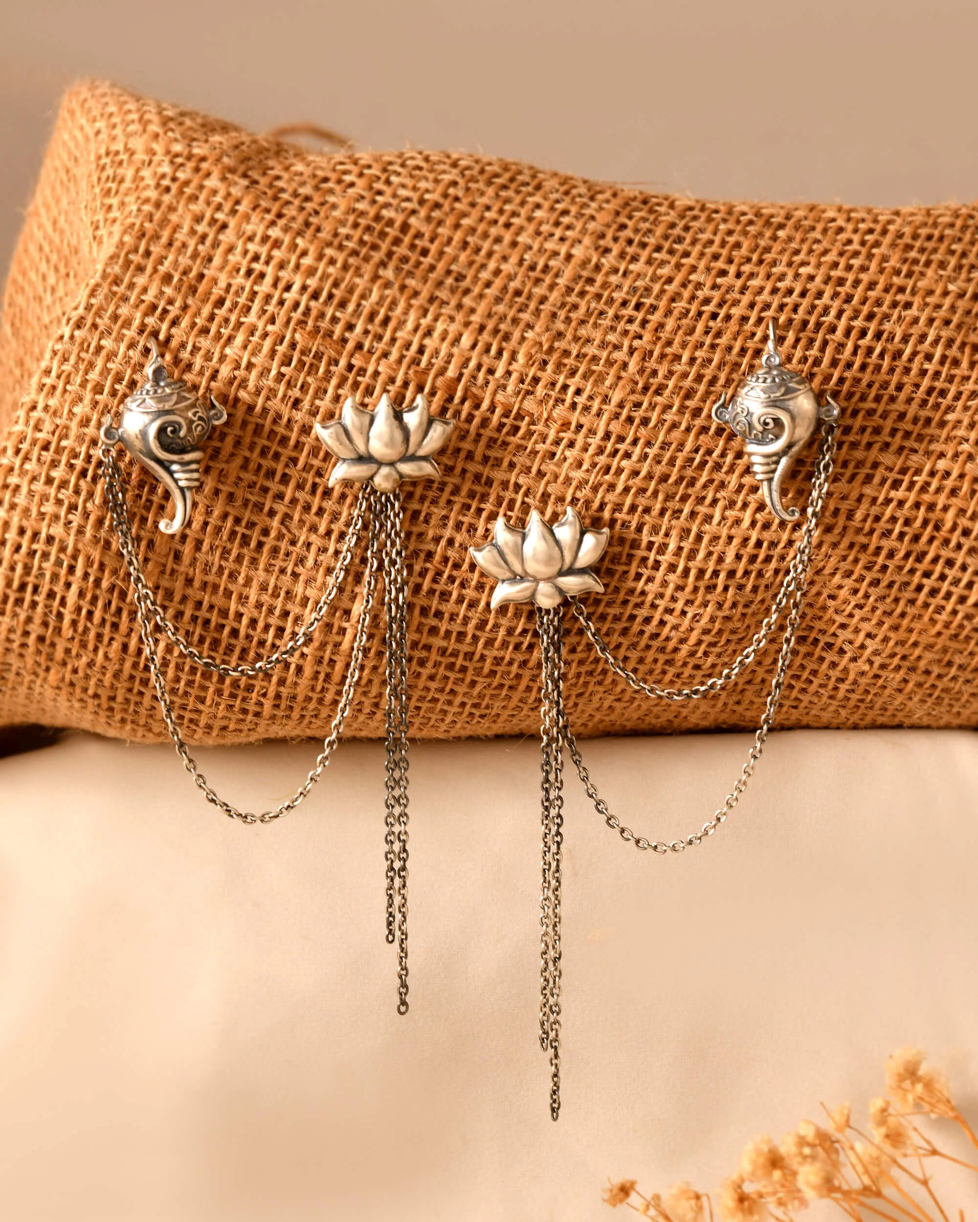 Pushp Silver stud with cuff - Image 3