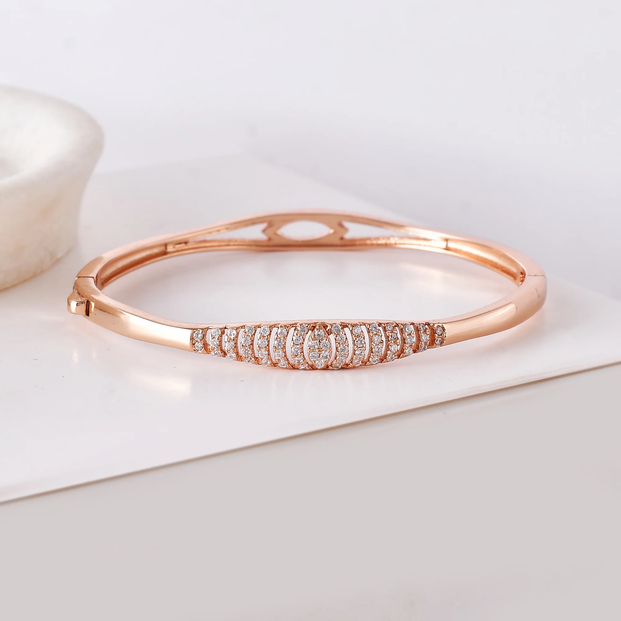 Seline Reversible Bangle - Image 4