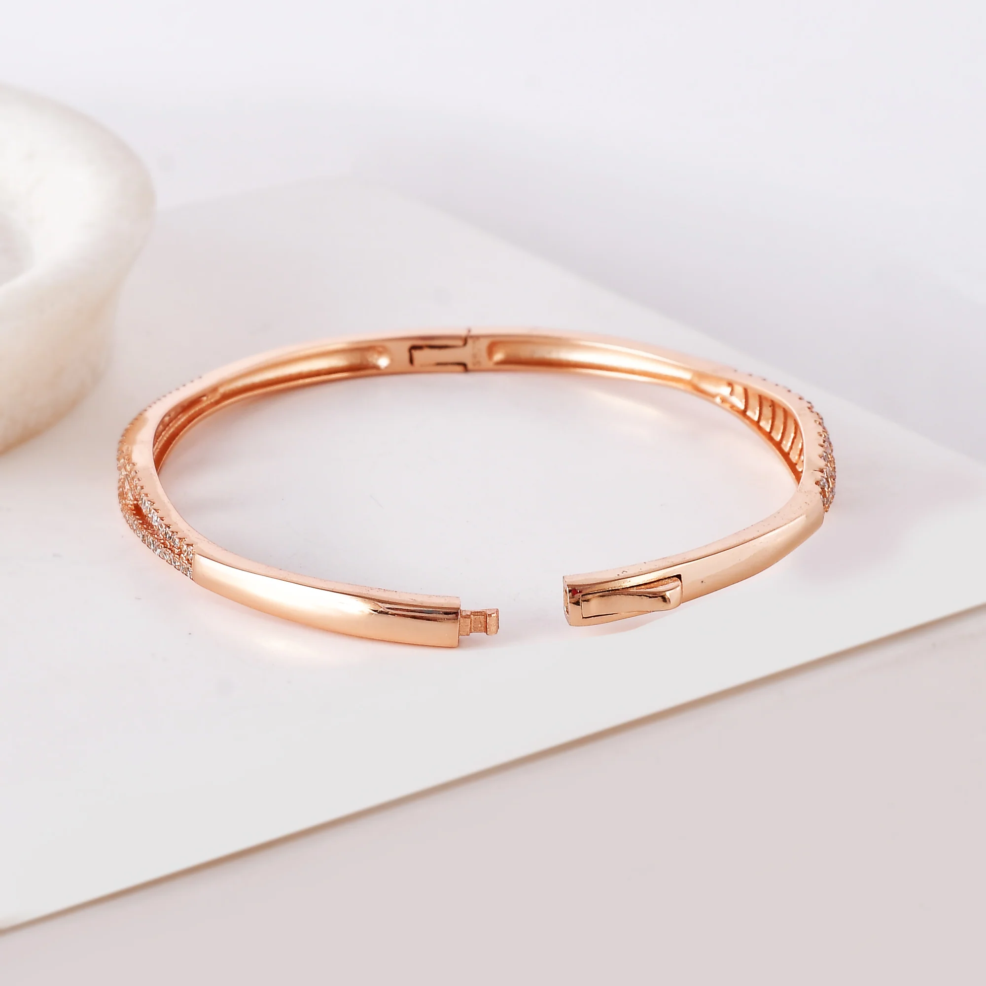 Seline Reversible Bangle - Image 5