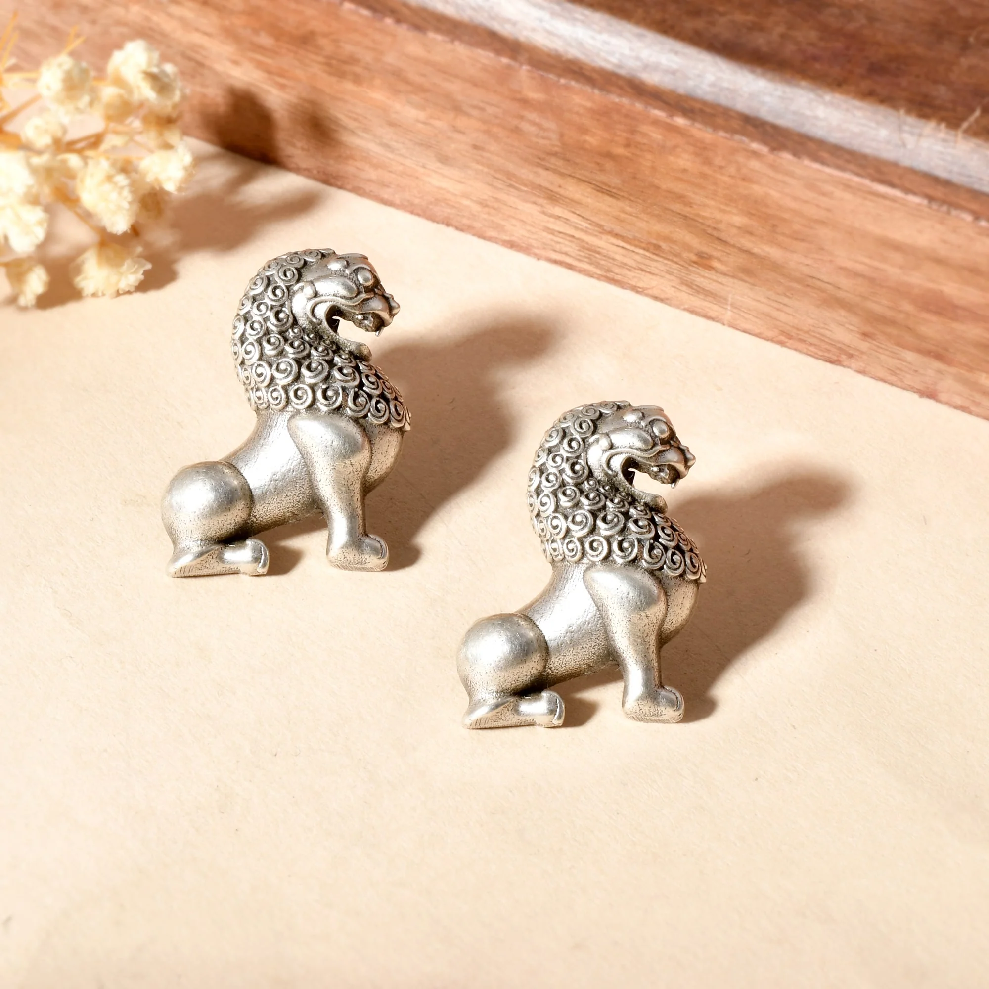 Sherni silver studs - Image 2