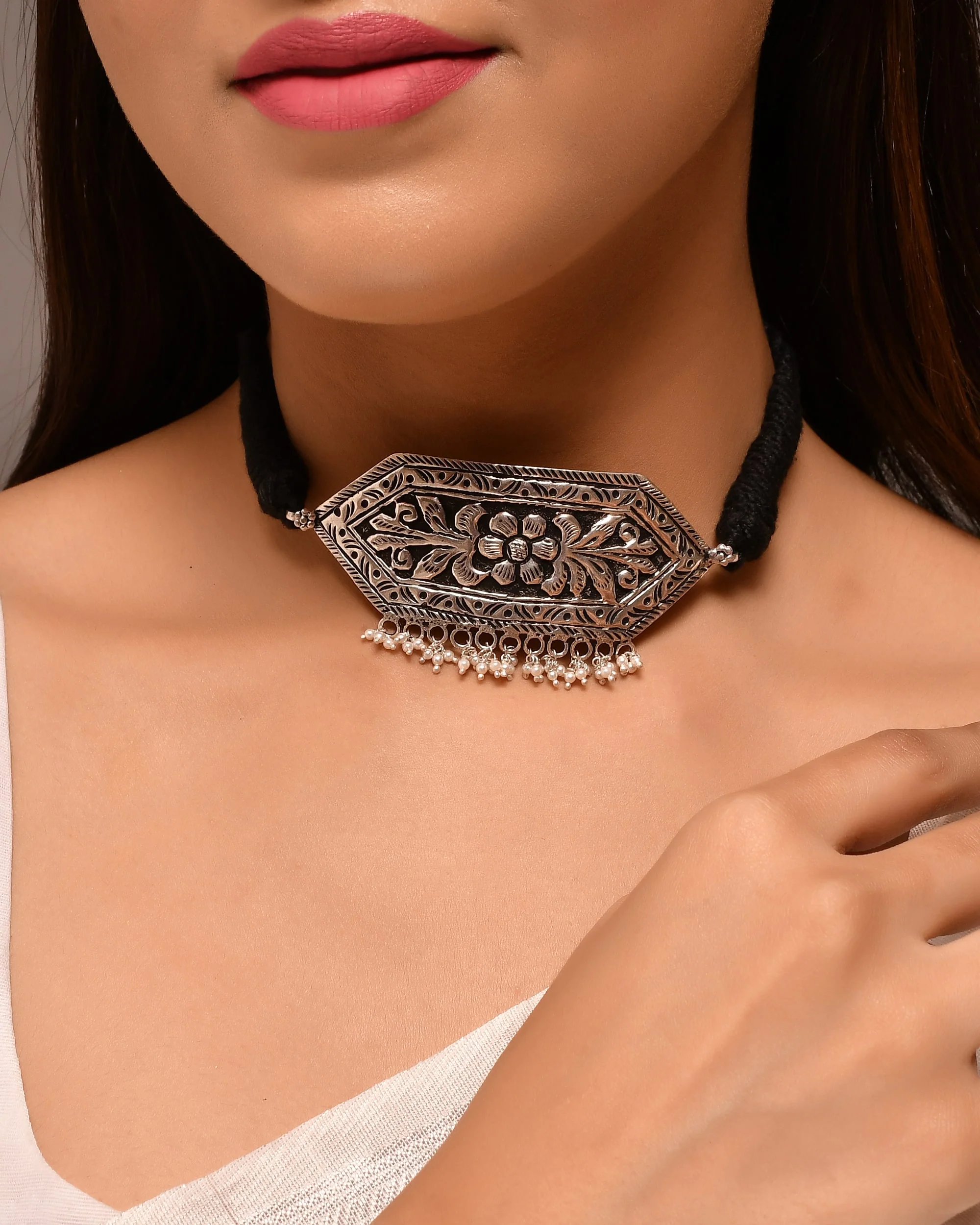 Suryamukh silver chitai necklace - Image 2