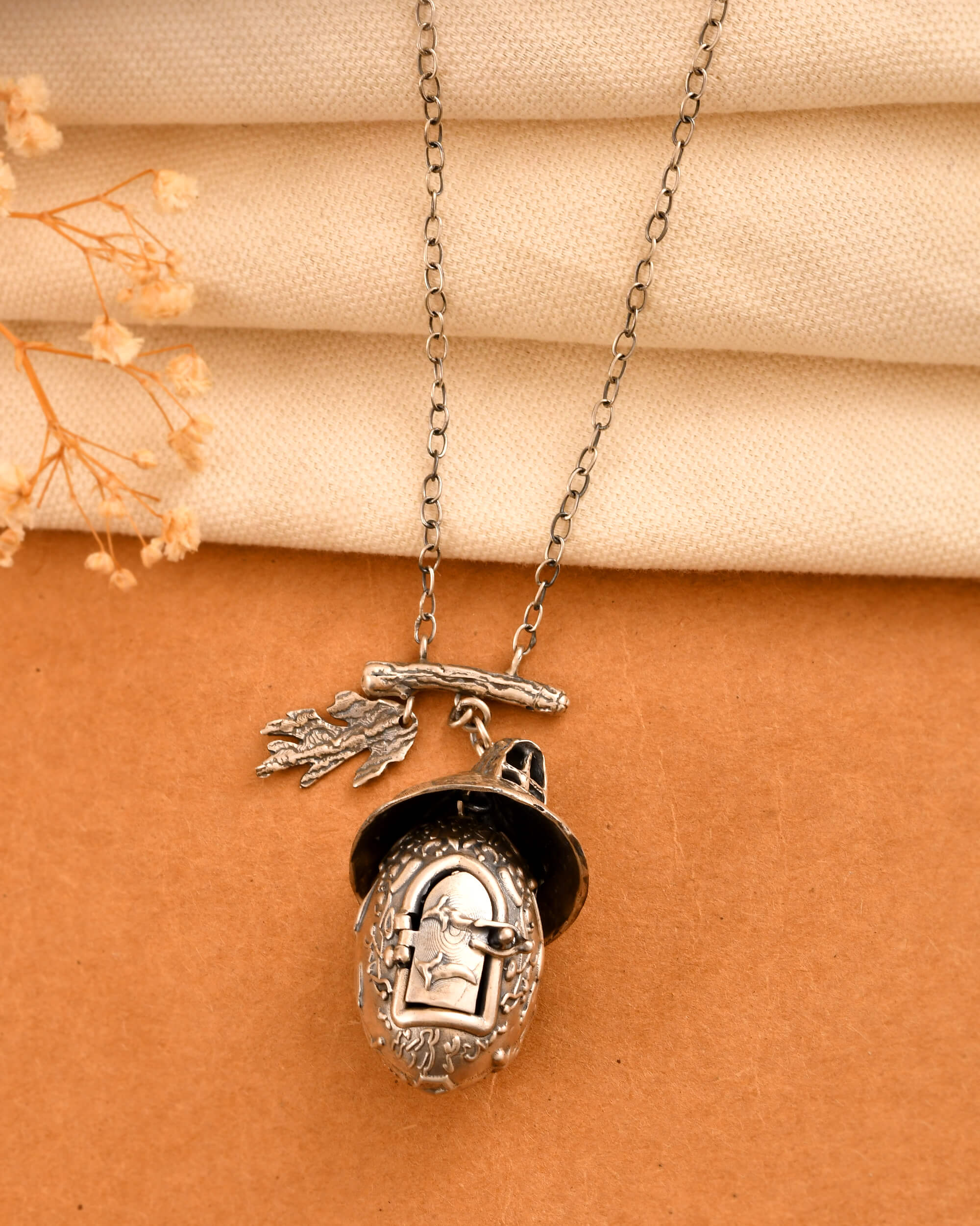Tale Pendant - Image 3