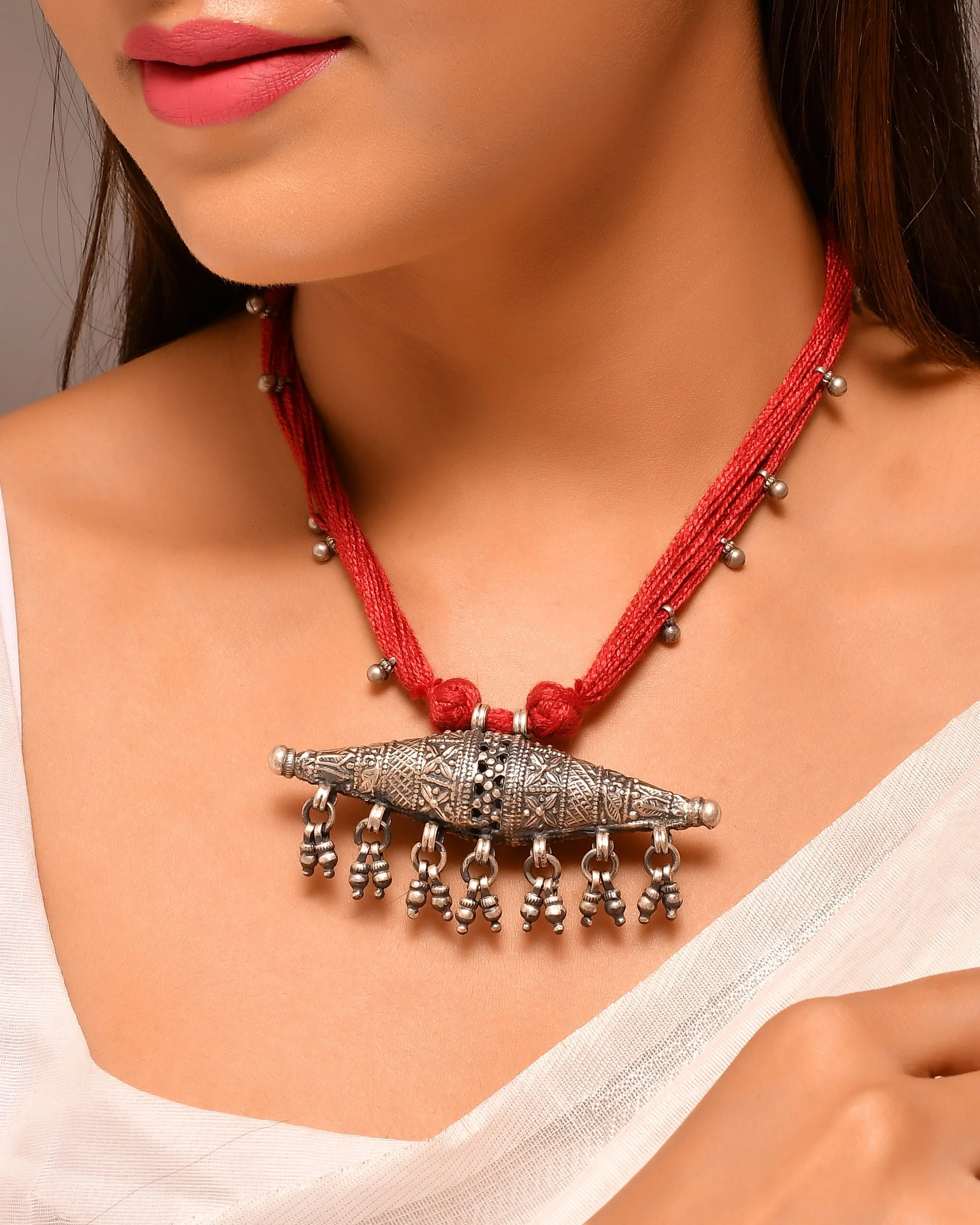Tarini long silver necklace - Image 2