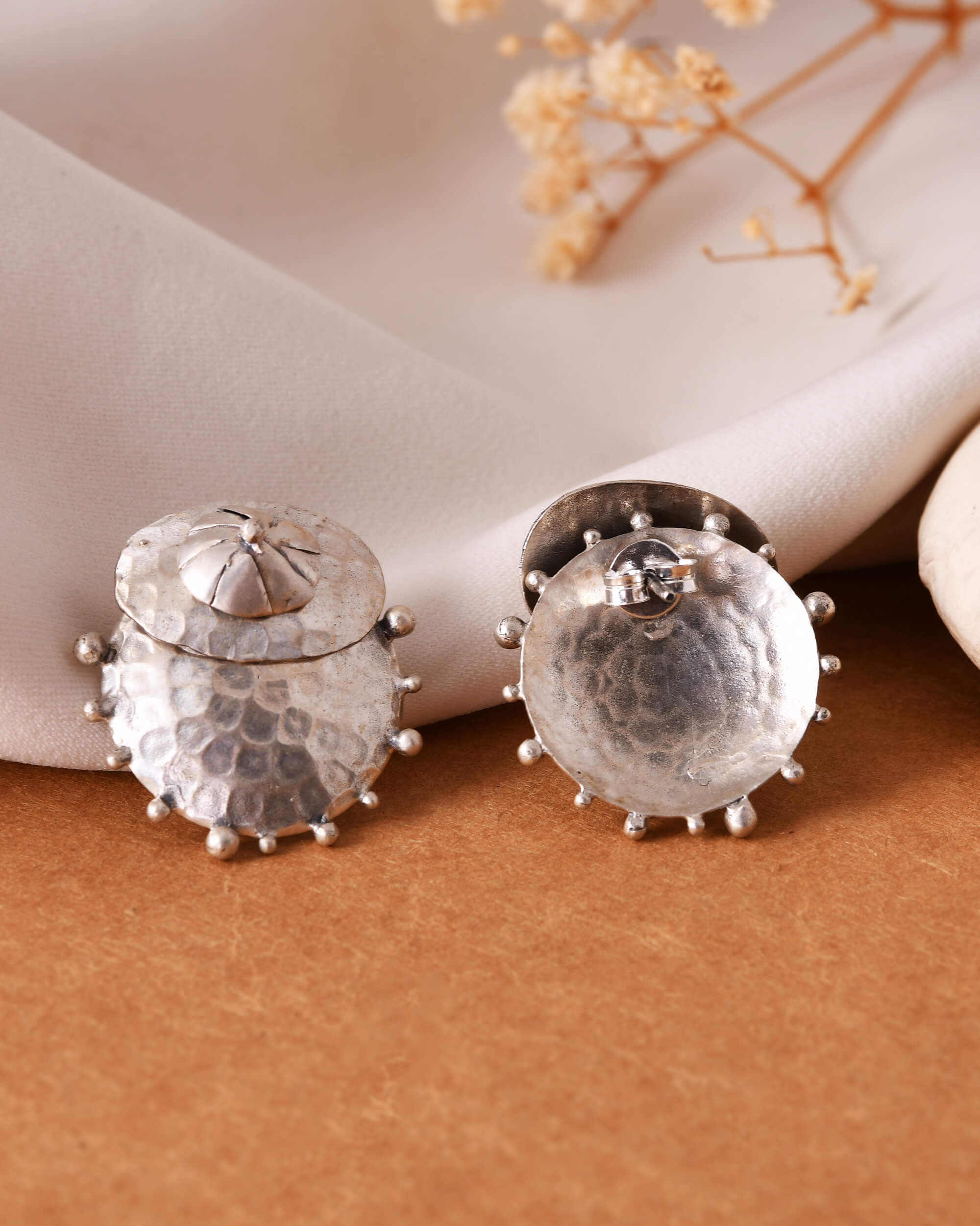 Three way silver studs - Image 3
