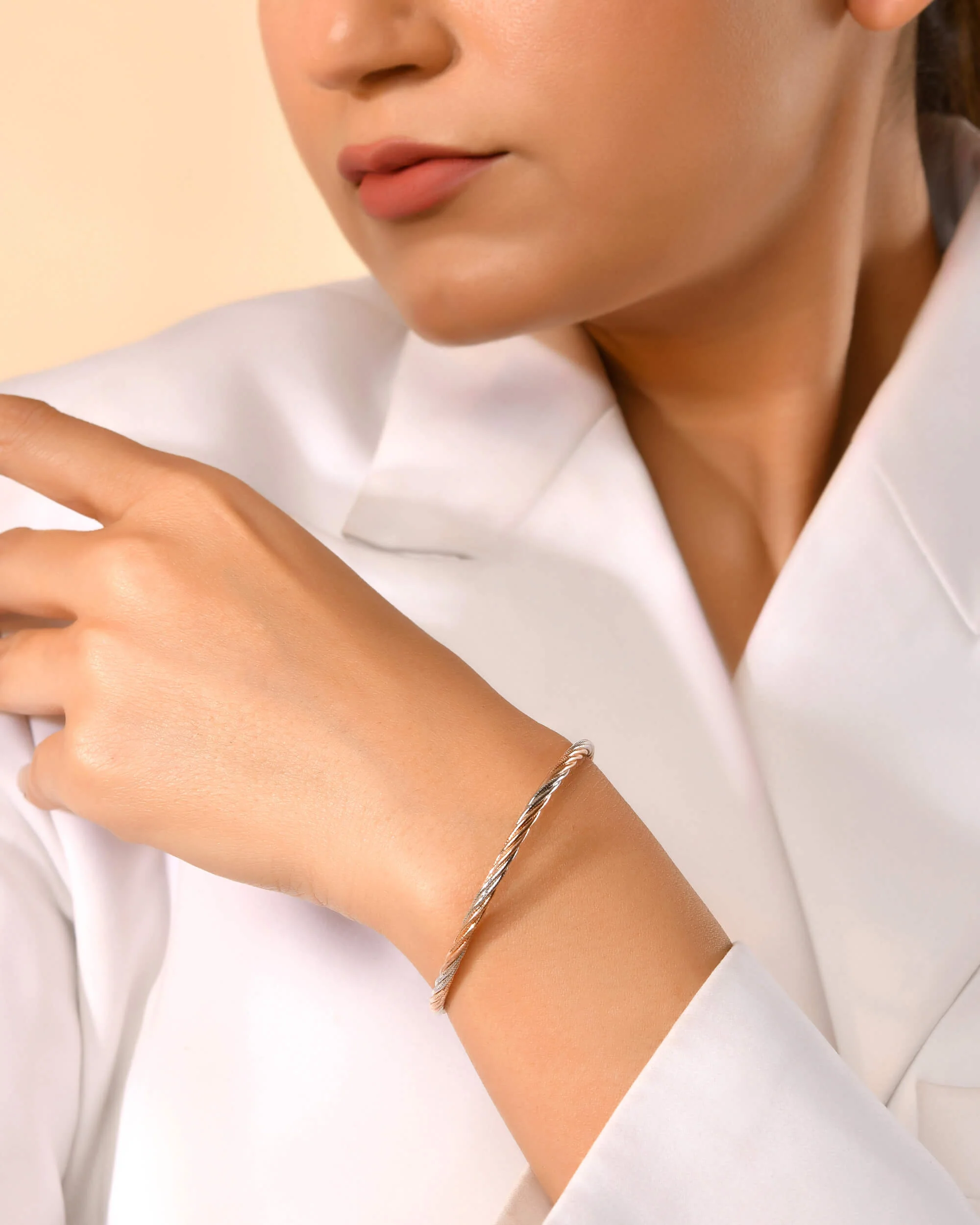 Twist Aura Bracelet