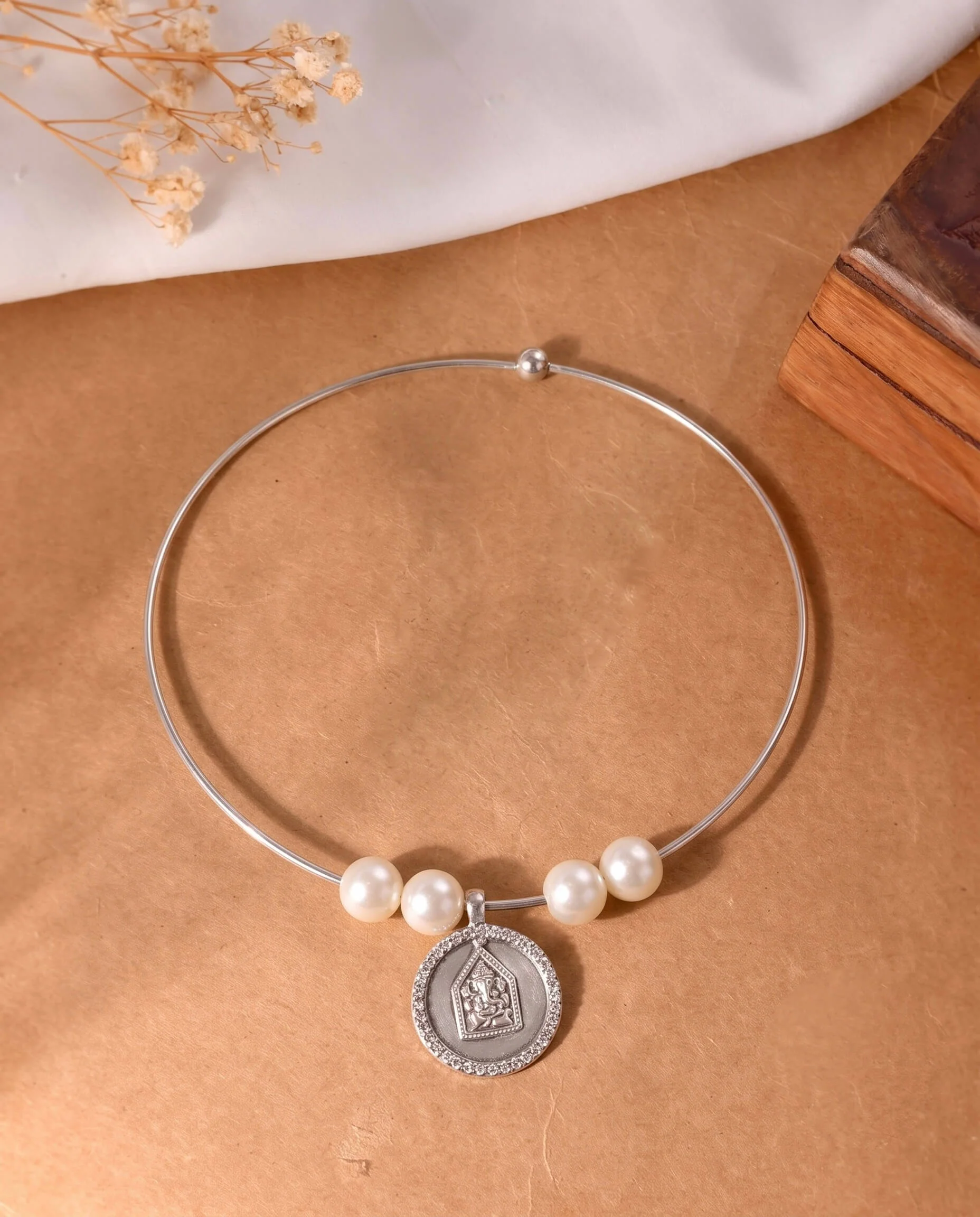 Vinayak Pearl Silver Hasli