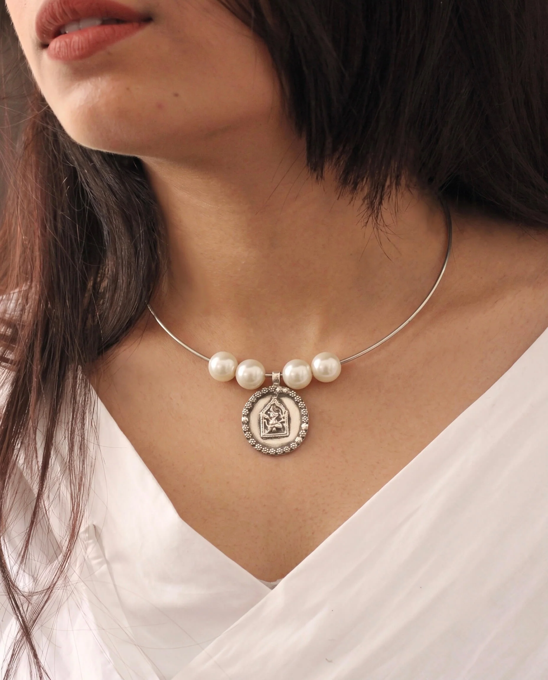Vinayak Pearl Silver Hasli - Image 3