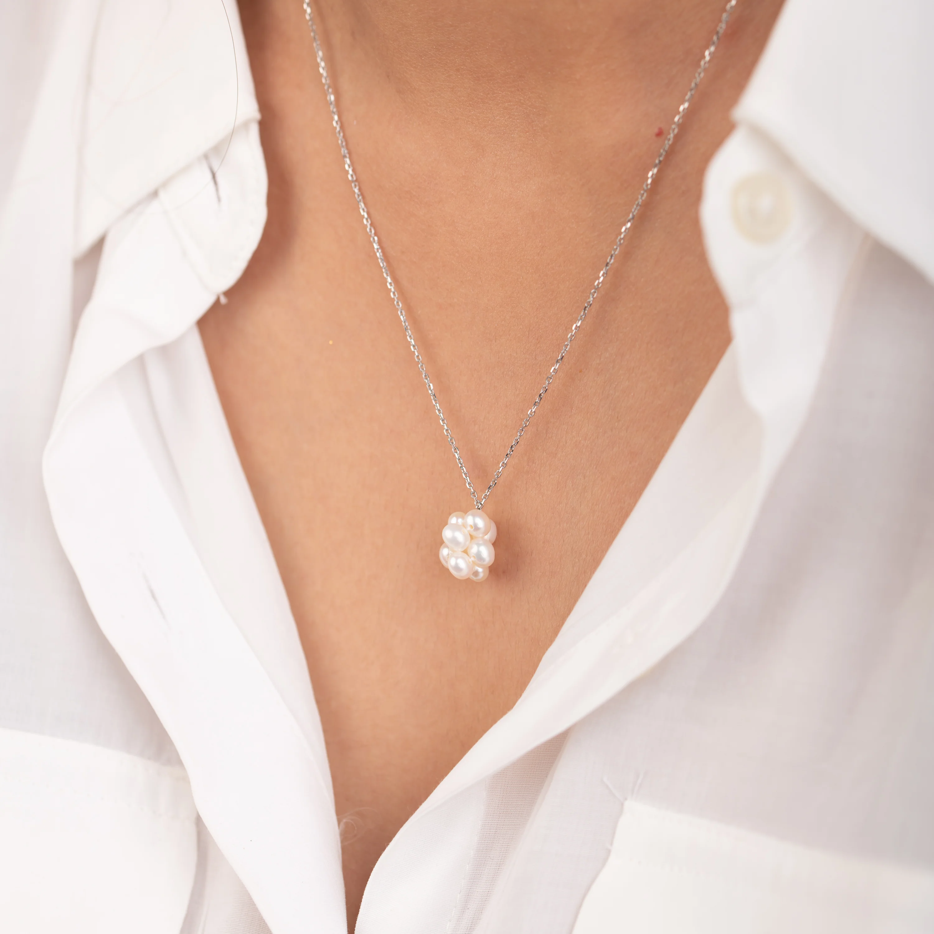 White Pearl Necklace - Image 2